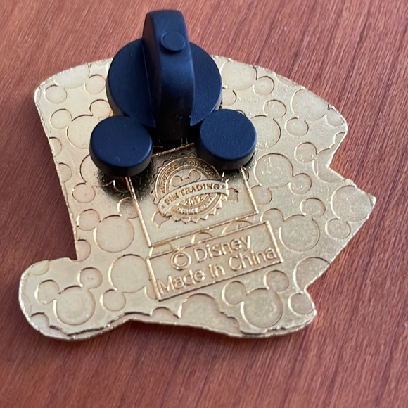 Mad Hatter Hat + Tea Cups - Disney Trading Pins - from Alice in Wonderland - Picture 3 of 5